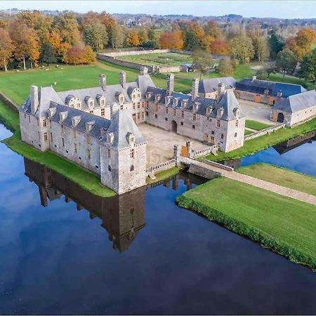 Location Saisonniere Maen Roch Villa Les Portes du Coglais Kültér fotó