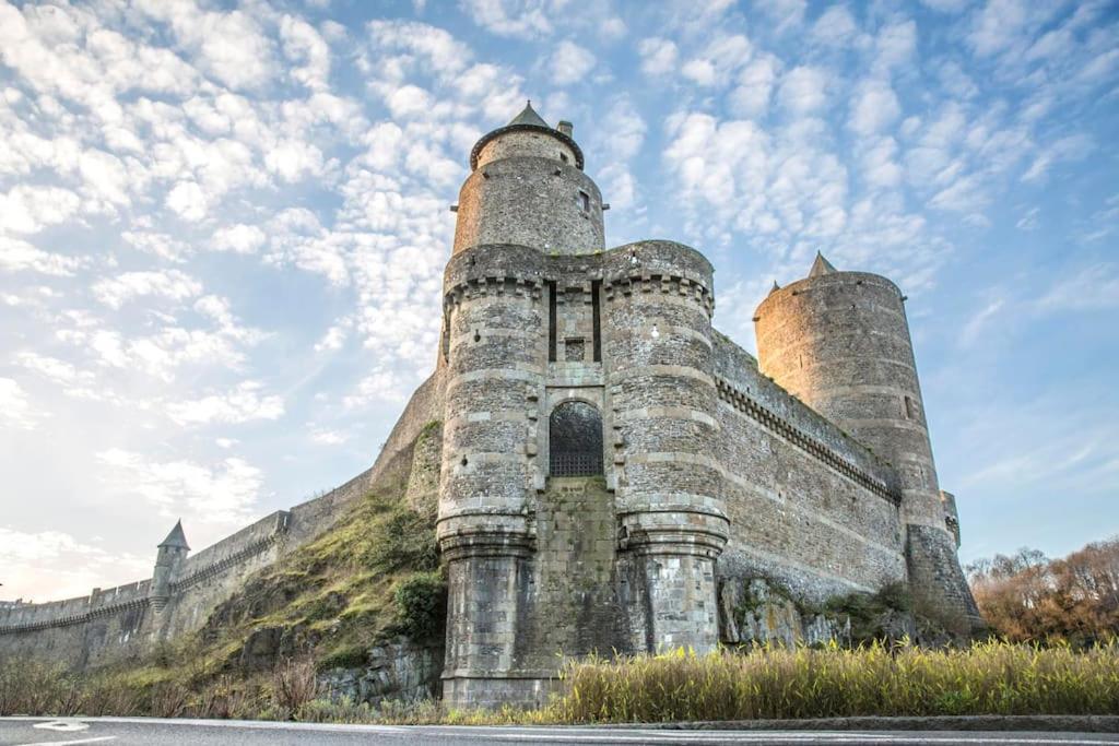 Location Saisonniere Maen Roch Villa Les Portes du Coglais Kültér fotó